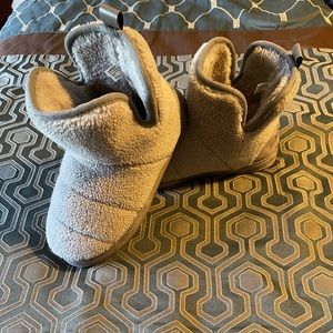 Family Fairy Fleece Memory Foam House Slipper Boots (Sized at 7-8 RUNS SMALL!!)